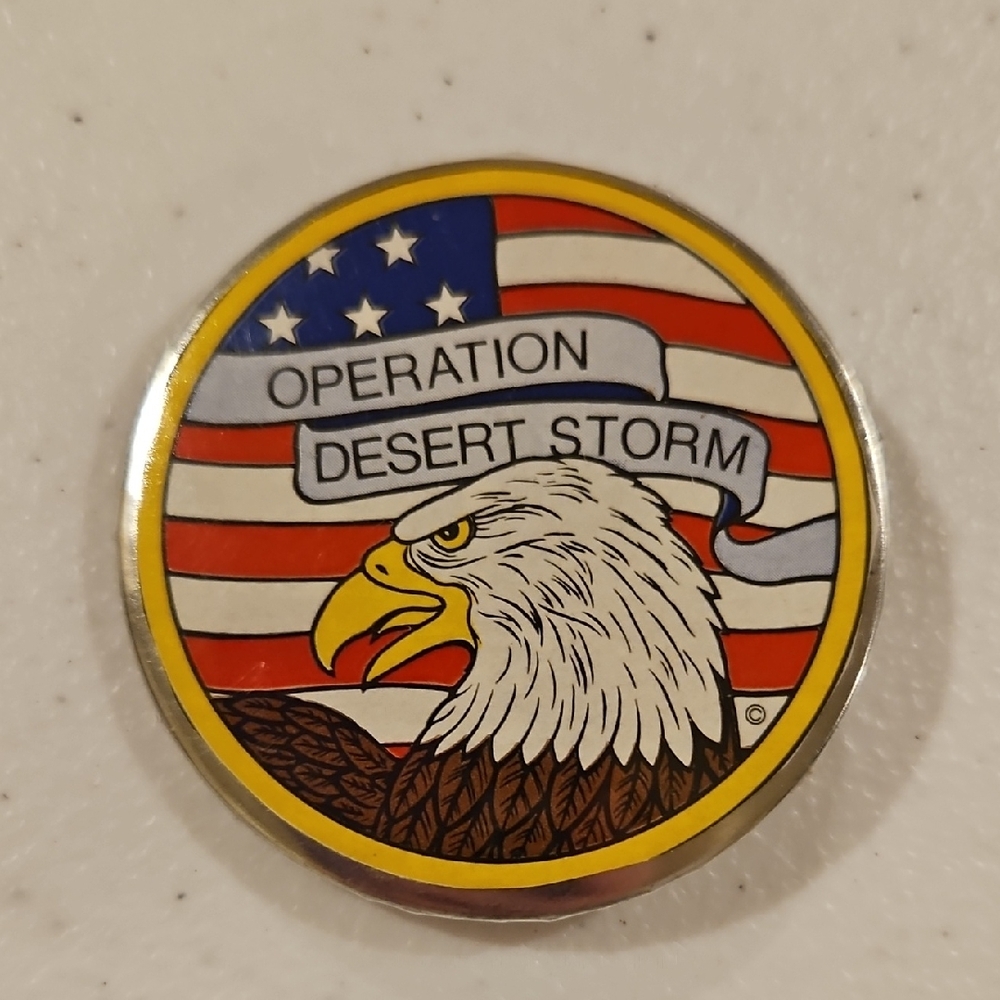 Operation Desert Storm Eagle Pin Vintage Collectible